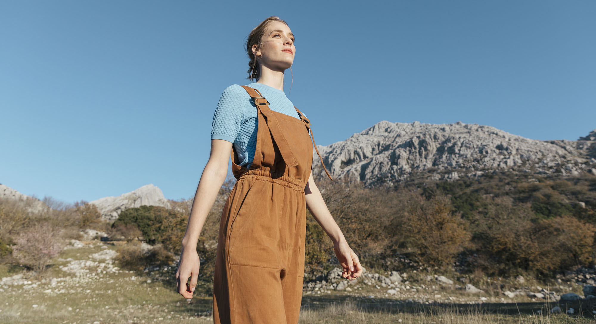 Enjoy travel live. Woman 5580/714/711 Brown Overalls in wrinkled Velvet Zara.